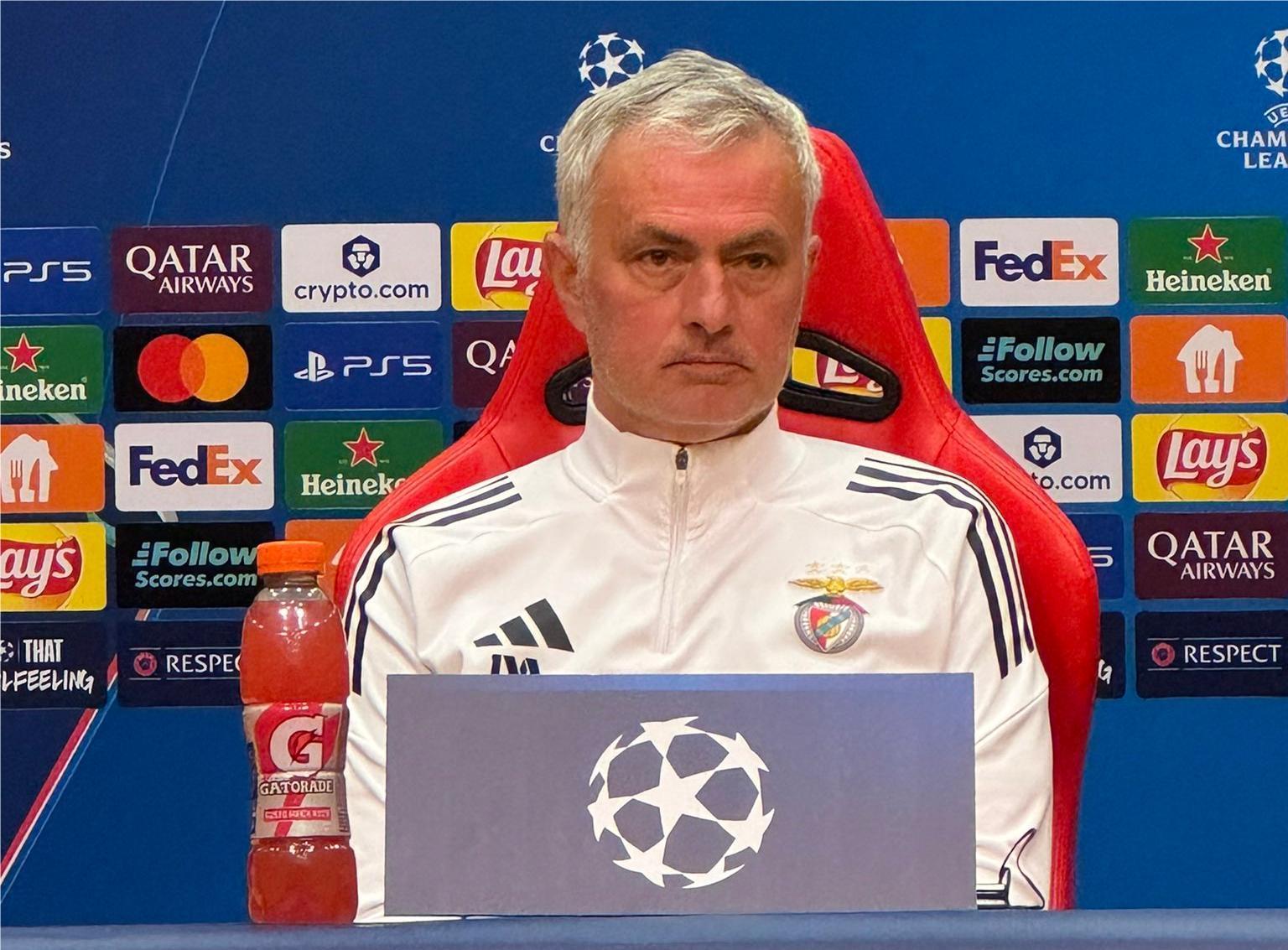 开云公司-穆帅：没和阿韦洛亚联系过，我们之间不需要特意联系互祝好运